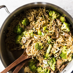 30 Minute Beef and Broccoli Ramen Recipe