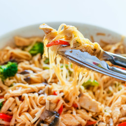 30-Minute Chicken Rice Noodle Stir-Fry Recipe