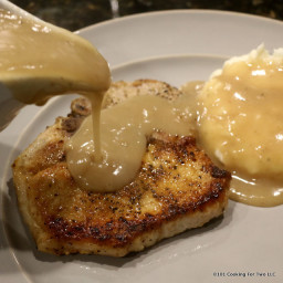 30 Minute Fried Pork Chops with Gravy