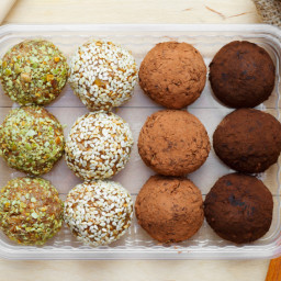 4 Bliss Balls to Boost Energy in Pregnancy