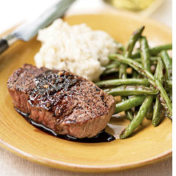 4-ounce-beef-tenderloin-steaks-1385833.jpg