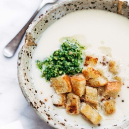 5 Ingredient Cheesy Cauliflower Soup