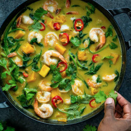 5-Ingredient Green Coconut Curry With Shrimp & Squash