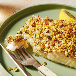 5-Ingredient Pistachio-Crusted Halibut Is Ready in 20 Minutes
