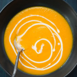 5-Ingredient Roasted Carrot Ginger Soup
