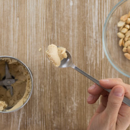 5 Minute Healthy Homemade Peanut Butter