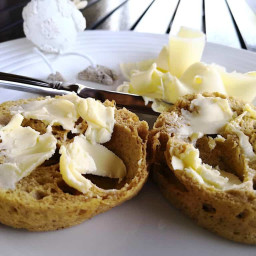 90 SECONDS LOW CARB ENGLISH CRUMPETS