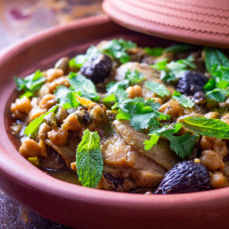 A Chicken, Chickpea, and Fig Tagine So Easy it Almost Cooks Itself Recipe 