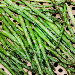 Air Fryer Roasted Asparagus (2 ingredients)