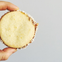 Alfajores (An Argentinean Dulce De Leche Sandwich Cookie)