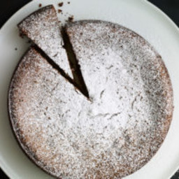 almond-and-chocolate-leche-cake-2544775.jpg