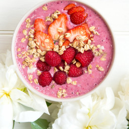 Almond Butter and Raspberry Smoothie Bowl