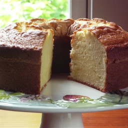 almond-cream-cheese-pound-cake-1700243.jpg
