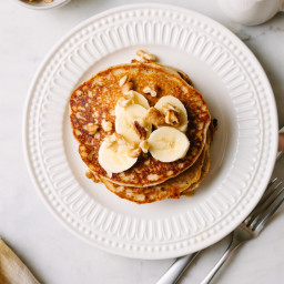Almond Flour Banana Pancakes (Gluten Free + Vegan)