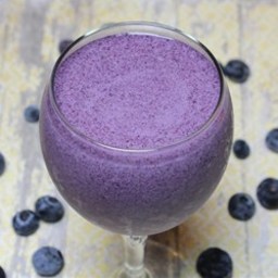 Almond Butter and Blueberry Smoothie
