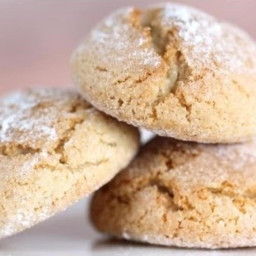 AMARETTI (Italian Almond Cookies)