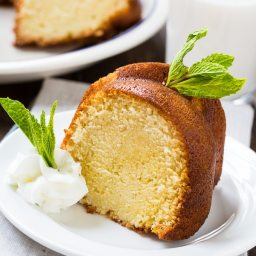 amaretto-pound-cake-2233056.jpg