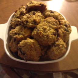 Amazing Gluten free soft oatmeal raisin cookies