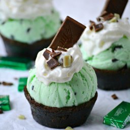 Andes Mint Chocolate Chip Brownie Cups