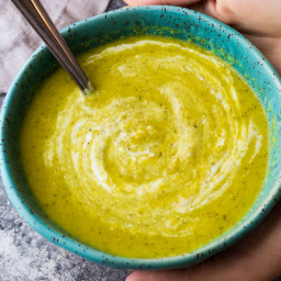 Anti-Inflammatory Broccoli, Ginger and Turmeric Soup (Slow Cooker)