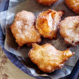 Apple and cinnamon choux fritters