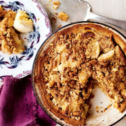 Apple and ginger crumble pie