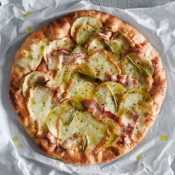 Apple, Bacon and Sage Pizza