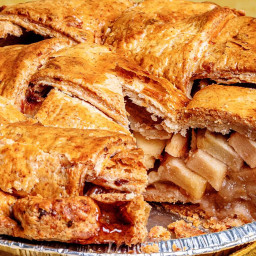 Apple Cheddar Rye Pie