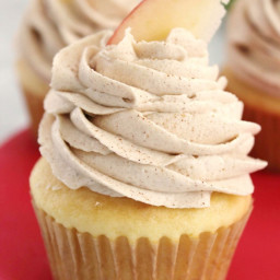 Apple Filled Cupcakes with Brown Sugar Cinnamon Buttercream Frosting