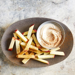 Apple “Fries” with Creamy Peanut Butter Dip