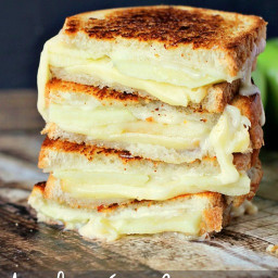 Apple & Gouda Grilled Cheese