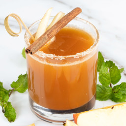 Apple Juice and Vodka Recipe: A Sweet & Spicy Cinnamon Cocktail