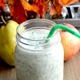 Apple Pear Smoothie with Spinach
