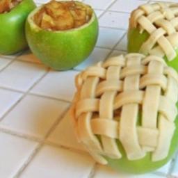 apple-pie-baked-in-the-apple.jpg