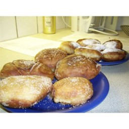 applesauce-doughnuts-1475047.jpg