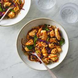 Asian chicken & vegetable stir-fry with peanuts