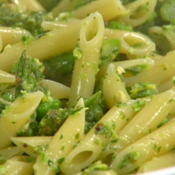 asparagus-and-pistachio-pesto-pasta-1282830.jpg