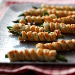 Asparagus and puff pastry cigars