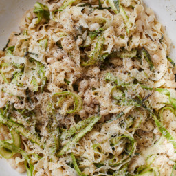 Asparagus Pasta with White Beans 