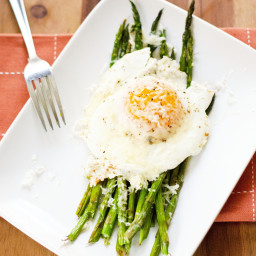 Asparagus with Fried Eggs and Parmesan