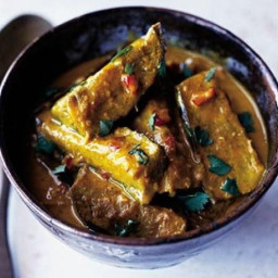 Aubergine curry with lemongrass and coconut milk