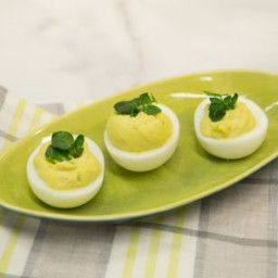 avocado-deviled-eggs-1701913.jpg