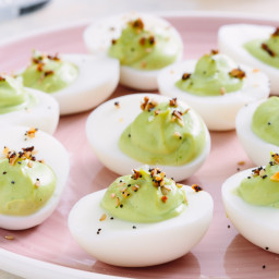 Avocado Deviled Eggs with Everything Bagel Spice