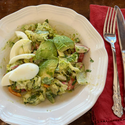 Avocado Dressing Salad with Egg White