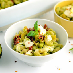 Avocado Mac and Cheese with Sun Dried Tomatoes