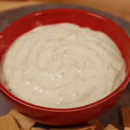 Avocado Ranch Dip With Wheat Thins