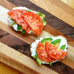 Avocado Toast with Cottage Cheese and Tomatoes