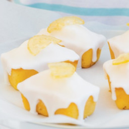 Baby lemon and coconut drizzle cakes