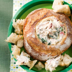 Bacon, basil and spinach cob loaf dip