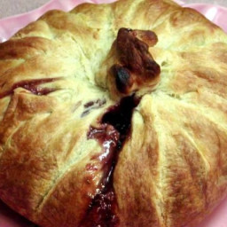 baked-brie-in-puff-pastry-with-apricot-or-raspberry-preserves-1804209.jpg